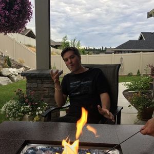 Meet your Posher, Max